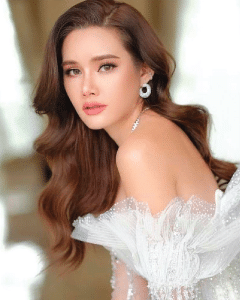 ทรงจมูกหญิง รฐา